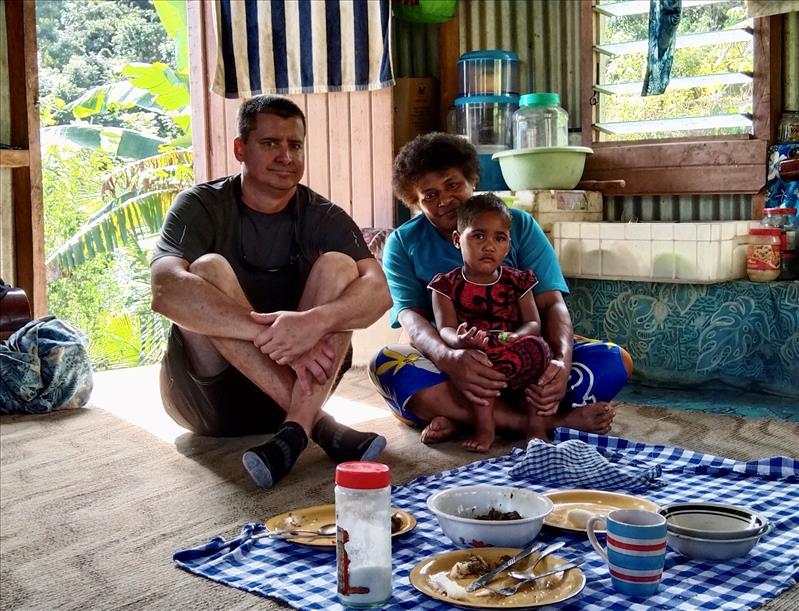 Trekking to Tubutubu